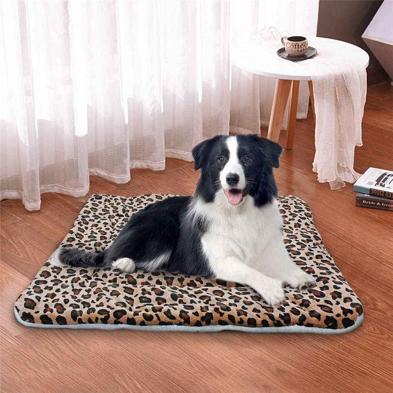 Cozy Flannel Dog Blanket Mat – Soft & Washable Bed Pad