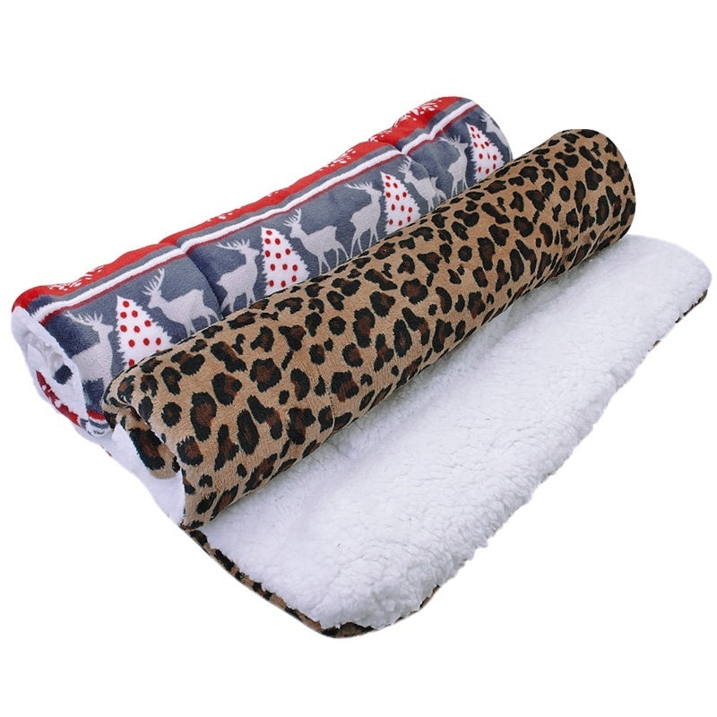 Cozy Flannel Dog Blanket Mat – Soft & Washable Bed Pad